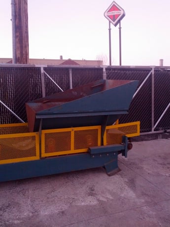 24" wide x 60' long, Carminex, V-trough belt conveyor, folds in 2 sections, TEFC drive, push-button controls - Image 2