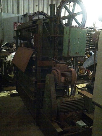 34" width x 19" D x 50" H Novapac #C-2448, chain type vertical baler, 7.5 HP, 550 V., 3 Ph. - Image 2