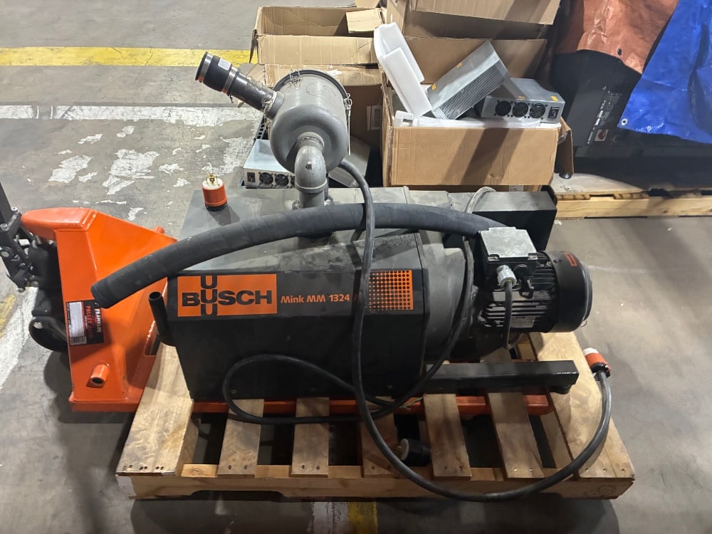 Busch Mink Inc. #MM-1324-AV, industrial dry claw vacuum pump - Image 1