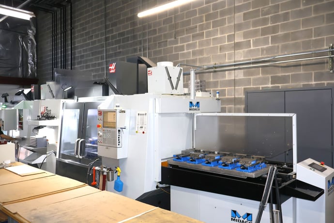 Haas #VF-5SS, 50" X, 26" Y, 25" Z, 12,000 RPM, Cat 40, 30 automatic tool changer, Midaco APC, 2 pallets, 2023 - Image 2