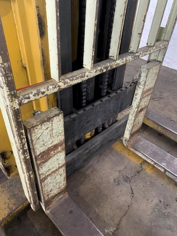 4000 lb. Yale, electric walk behind forklift, 12 V., 2-stage mast, 15' lift - Image 4