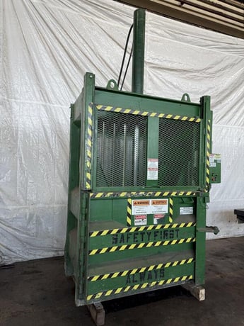 Vertical hydraulic downstroke baler - Image 2