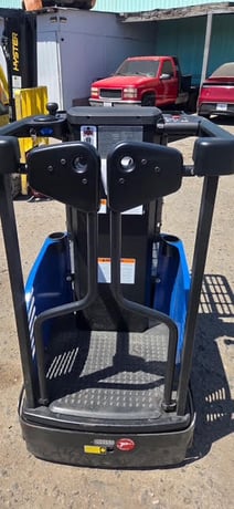 Blue Giant #BG-Zero, electric access vehicle / order picker, 24 V., 300 lb operator capacity, ~4 hr runtime - Image 8