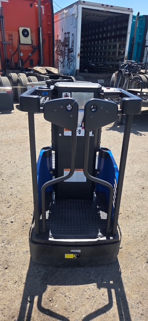 Blue Giant #BG-Zero, electric access vehicle / order picker, 24 V., 300 lb operator capacity, ~4 hr runtime - Image 4