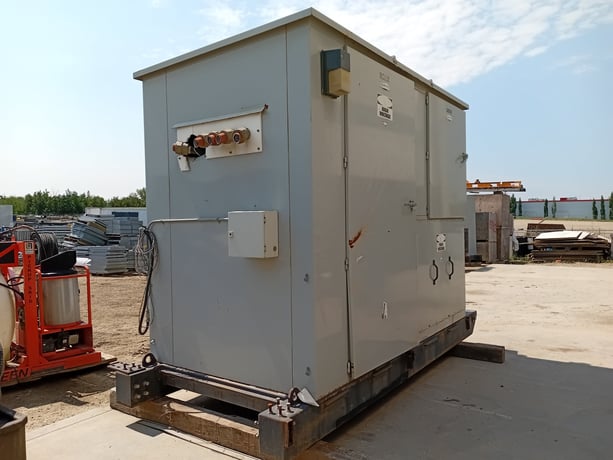 UEE, Outdoor Switchgear Cabinet, 1200 amp, 15000 Volts, NEMA 3R enclosure, 2008 - Image 1