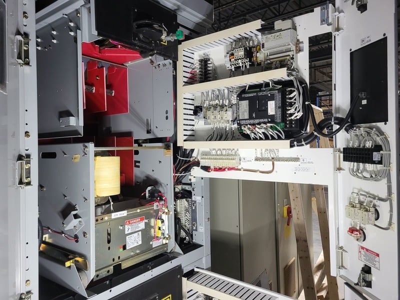 Square D #EG44D, iso-flex motor control ce, 4160 Volts, (3) Vacuum Motor Starters, 2000 amp horizontal bus - Image 6