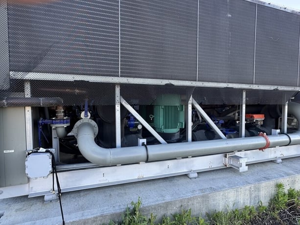 500 Ton, Trane, Air-Cooled Helical Rotary Chiller, 350 psig, (4) 1.5 HP fan motors, R134A refrigerant, 575 - Image 5