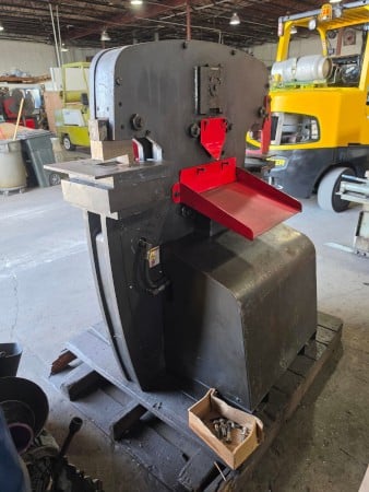 4" x 4" x 1/4" Edwards, 55 ton, hydraulic, 5 HP, 3 phase, notcher, 2014 - Image 4