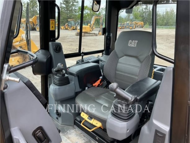 Caterpillar D4-16, 832 hours, S/N: RLT12151, 2025 - Image 8