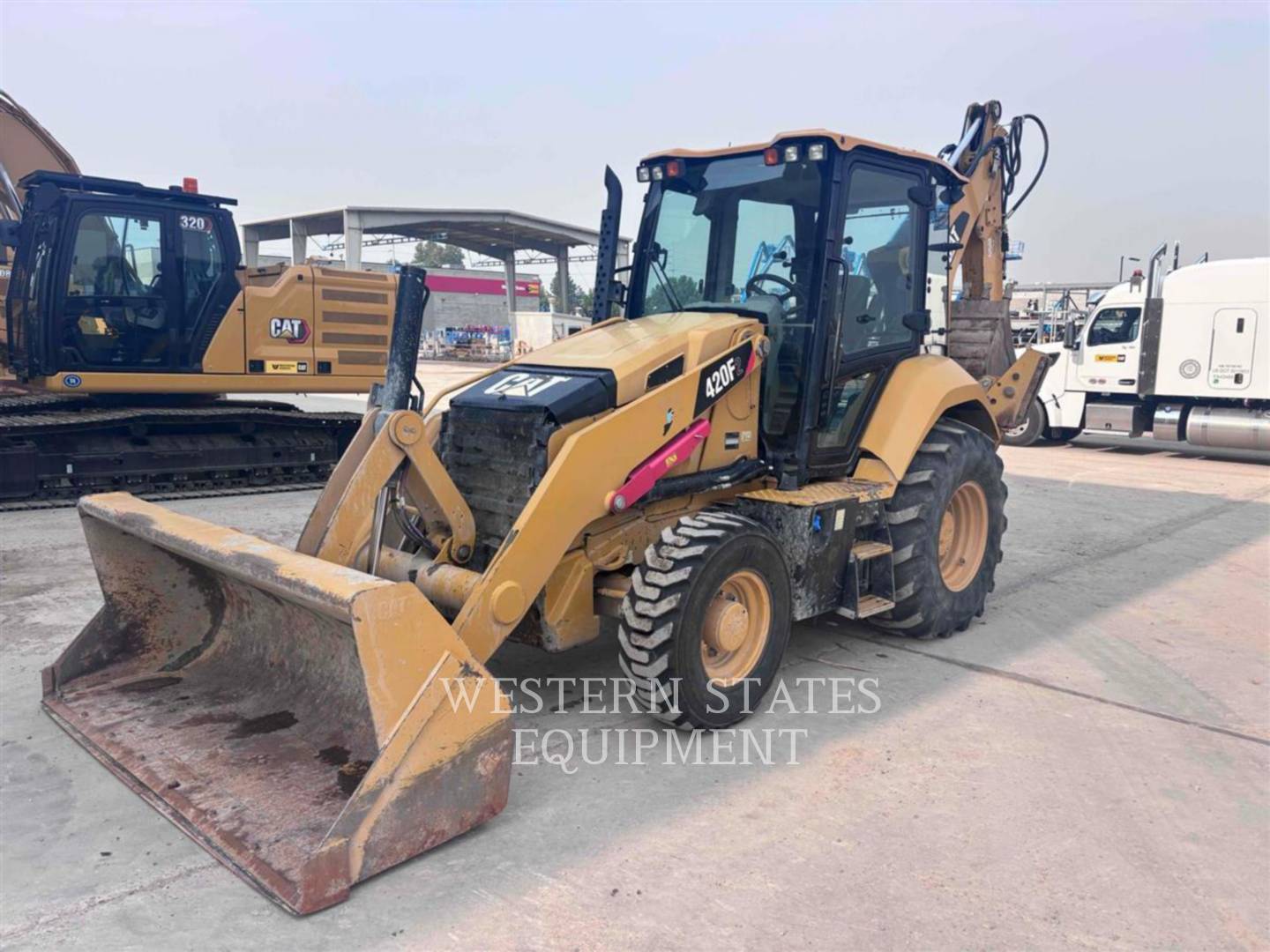 Cat 420F2, Backhoe Loader, 3788 hours, S/N: HWC03227, 2018 - Image 4