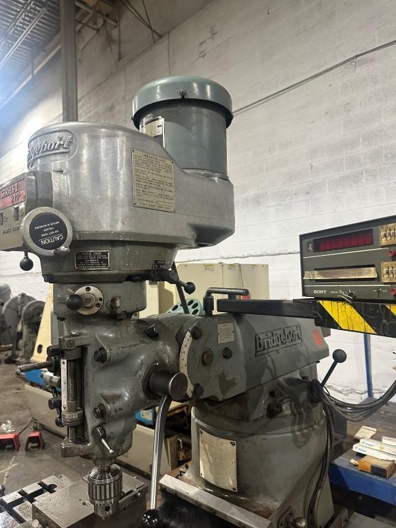 Bridgeport #Series-I, vertical mill, 9" x42" table, 2 HP, Sony 1-Axis digital read out, Bijur one shot lube - Image 4