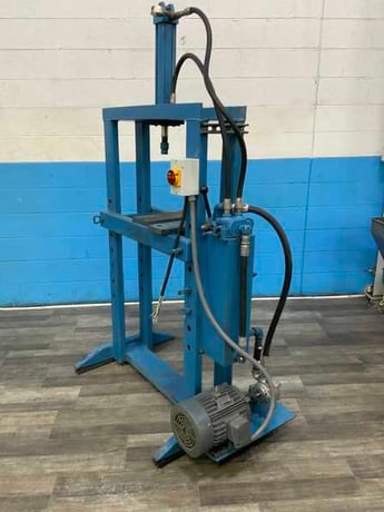 10 Ton, Hydraulic H-frame shop press, 35-1/2" x 14" bed, 14" stroke, 28" btwn uprights, 4" bed adjustment - Image 9