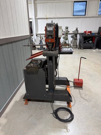 Edwards, Ironworker Machine, Capacity: 50 tons, Max Punch: 1" Through 5/8 Mild Steel, Throat: 7", 3HP - Image 6