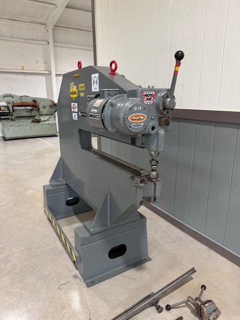 No. P5 Pullmax, nibbling machine, 7/32" capacity, 42" throat, 1100-2200 SPM, 2 HP, tooling & attachments - Image 8