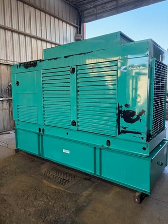 350 KW Cummins Onan #300DFCB-2272, standby diesel generator set, 465 BHP @ 1800 RPM, 918 hours - Image 2