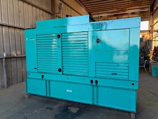 350 KW Cummins Onan #300DFCB-2272, standby diesel generator set, 465 BHP @ 1800 RPM, 918 hours - Image 6