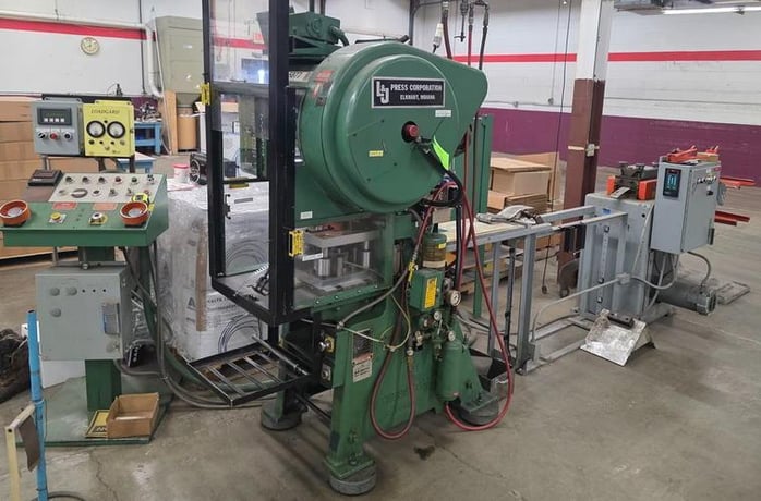 18 Ton, L & J #18, OBI press, 2" stroke, 7" Shut Height, 2" adj., 100-200 SPM variable, 18" x11.5" bed - Image 1