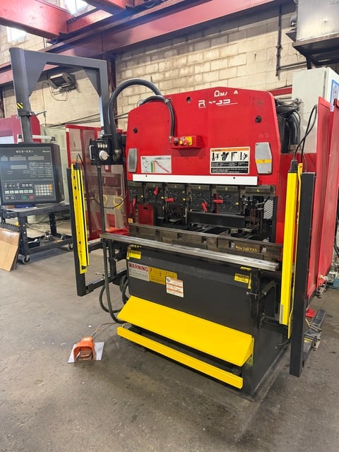 38 Ton, Amada #RG-35S, Hydraulic Press Brake, 49.3" max. bending length, 47.3" table length, 40.2" between - Image 2