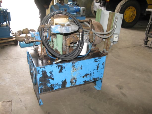 10 HP Vickers #PVB15, pressure comp, 15 gpm to 2000 psi, DO5 valves, 30 gal.tank, #2485 - Image 2