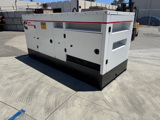 200 KW Cummins #C200D2RE, Tier-4 Diesel Generator, 120-480 Volts, 690 amps, 240 hours, 2016 - Image 2