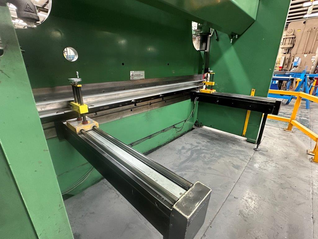 350 Ton, Cincinnati #350CB-11, CNC press brake, 12' overall, 126" between housing, 10" stroke, 30 HP, 2001 - Image 2