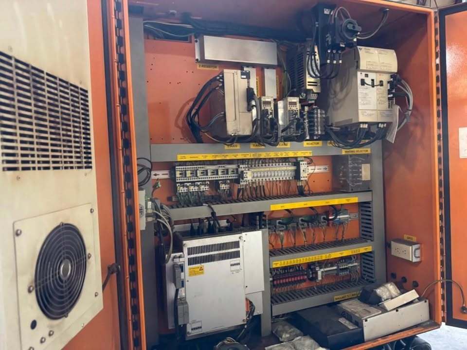 Hurco #VMX24, CNC vertical machining center, 24" X, 20" Y, 24" Z, 10000 RPM, CAT-40, 12 HP, 24 automatic tool - Image 10