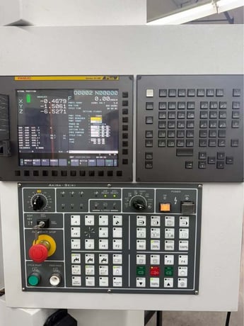 Akira-Seiki #V2.5-XP, CNC vertical machining center, 30" X, 17.5" Y, 20.5" Z, 12000 RPM, CAT-40, 28 automatic - Image 2