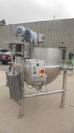 300 gallon Lee #300-CHD9MT, tilting double motion & scrape direct steam kettle w/lift out agitation, 40 PSI @ - Image 4