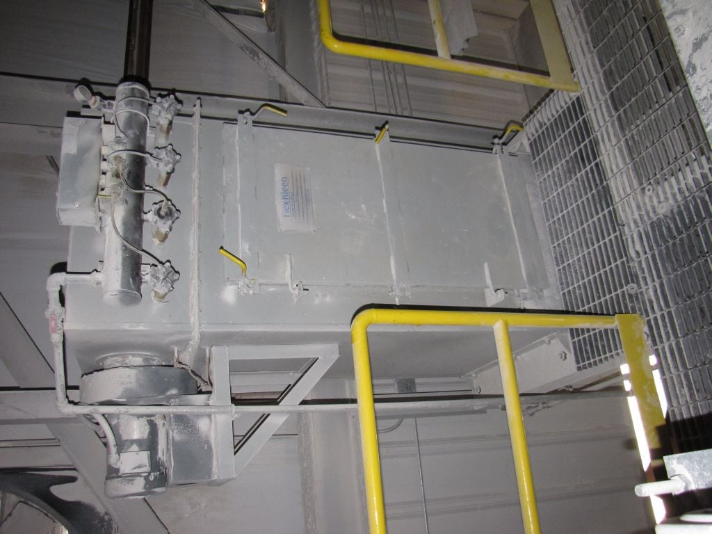 135 sq.ft., Flex Kleen #48BVBV, baghouse, pulse cleaning, pyramid discharge - Image 2
