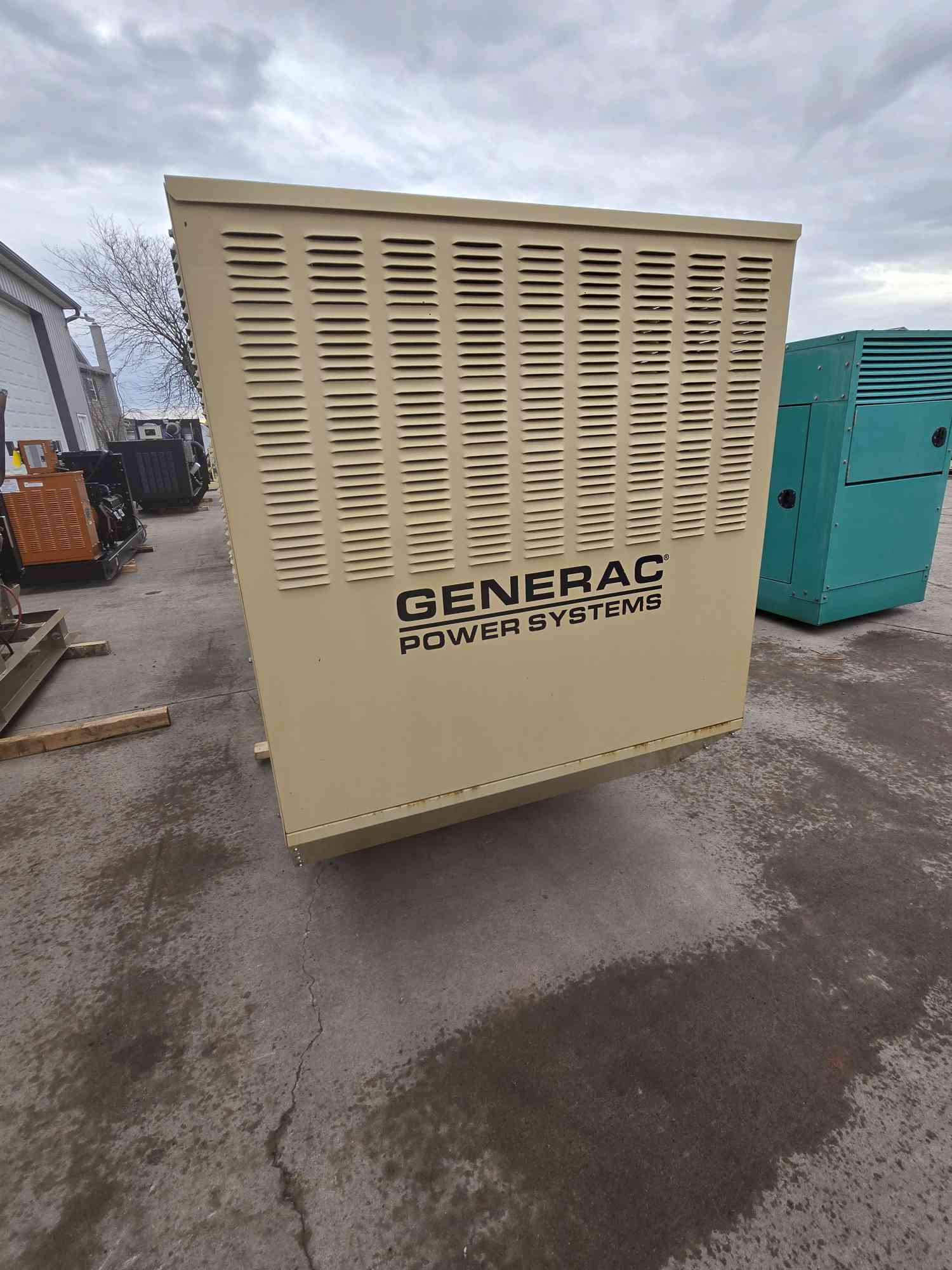 125 KW Generac #SG0125, natural gas/LP generator set, 3 Phase (105 KW 1 Phase), 340 hours, 2004, tested - Image 2