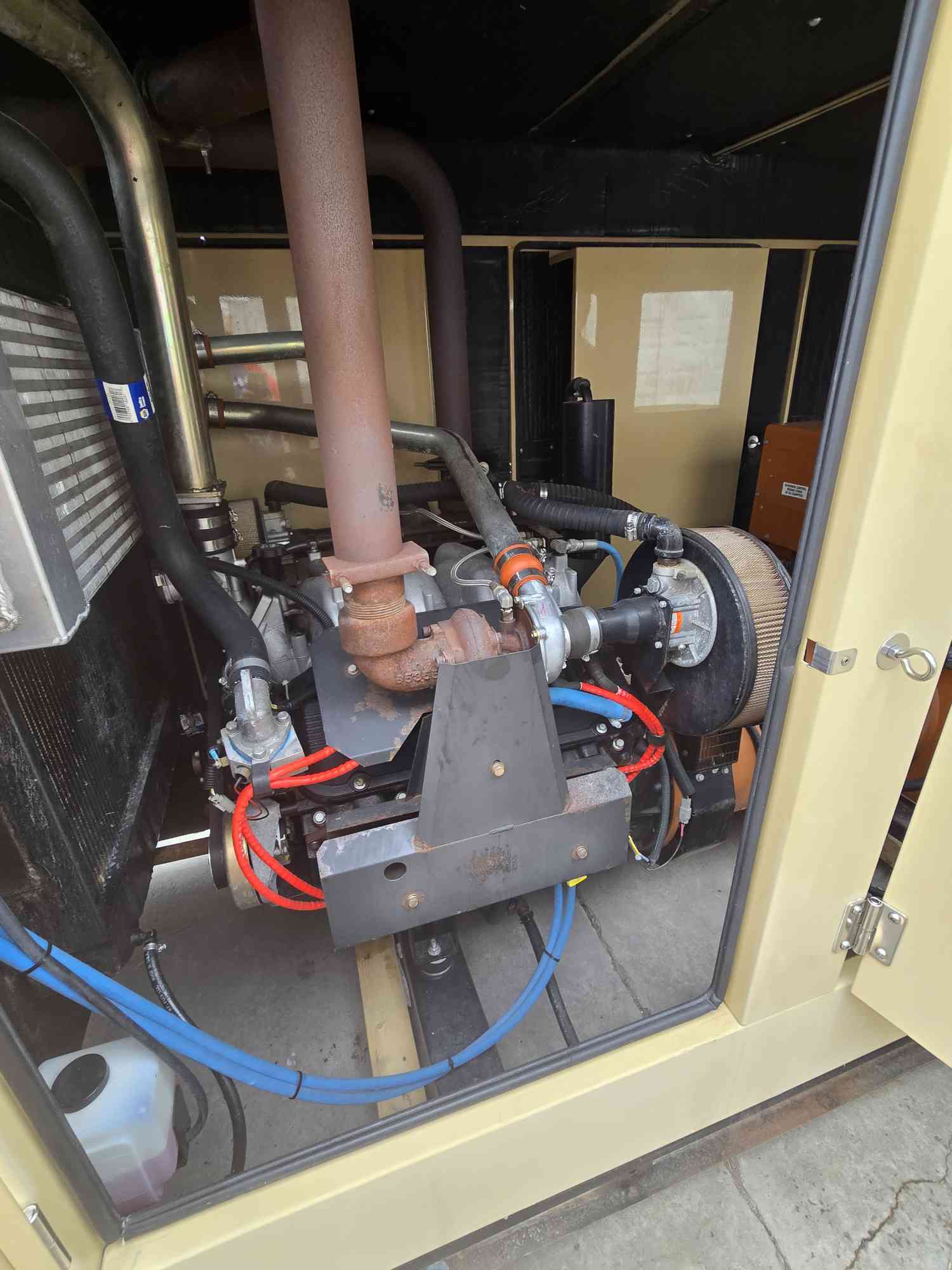 125 KW Generac #SG0125, natural gas/LP generator set, 3 Phase (105 KW 1 Phase), 340 hours, 2004, tested - Image 4