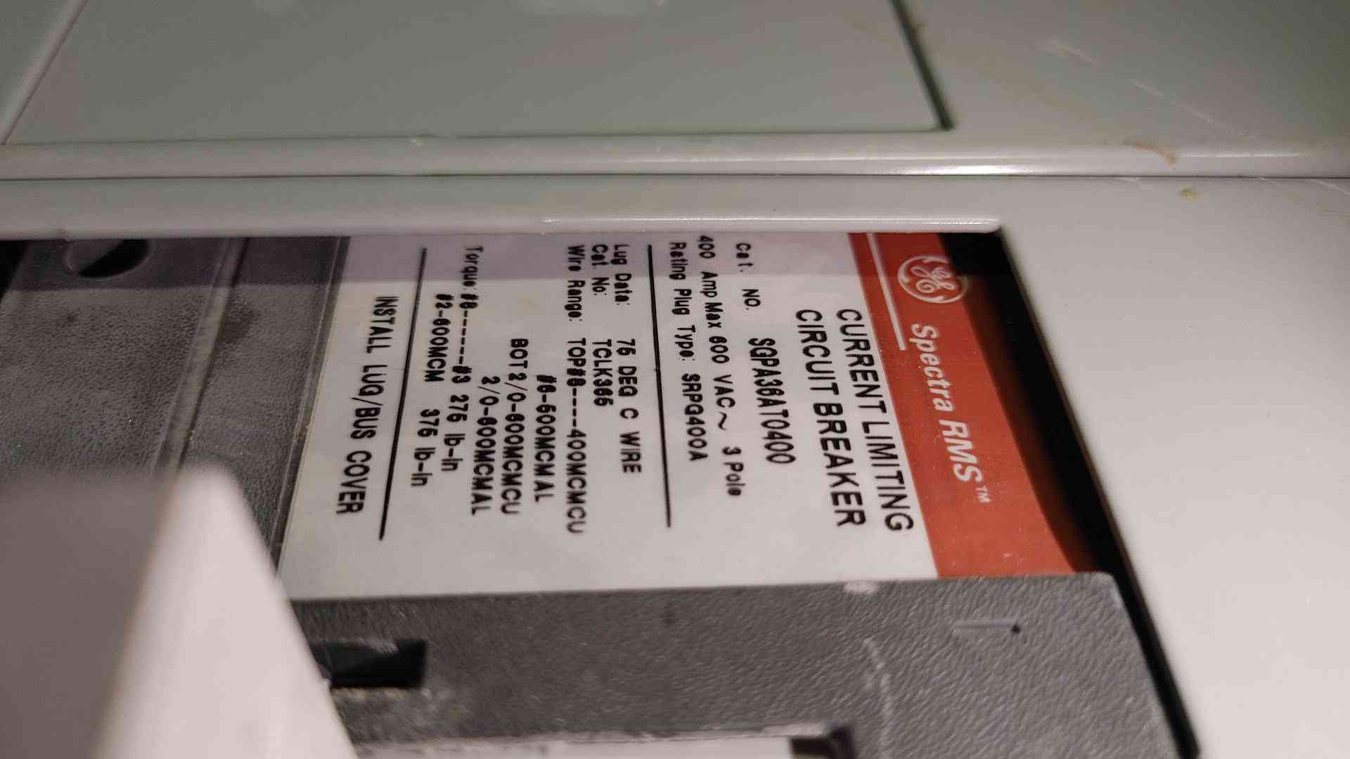 800 Amp, General Electric Spectra Series, Main Distribution Panelboard, 600 Volts, 3 Phase, Loaded w/ Breakers - Image 2