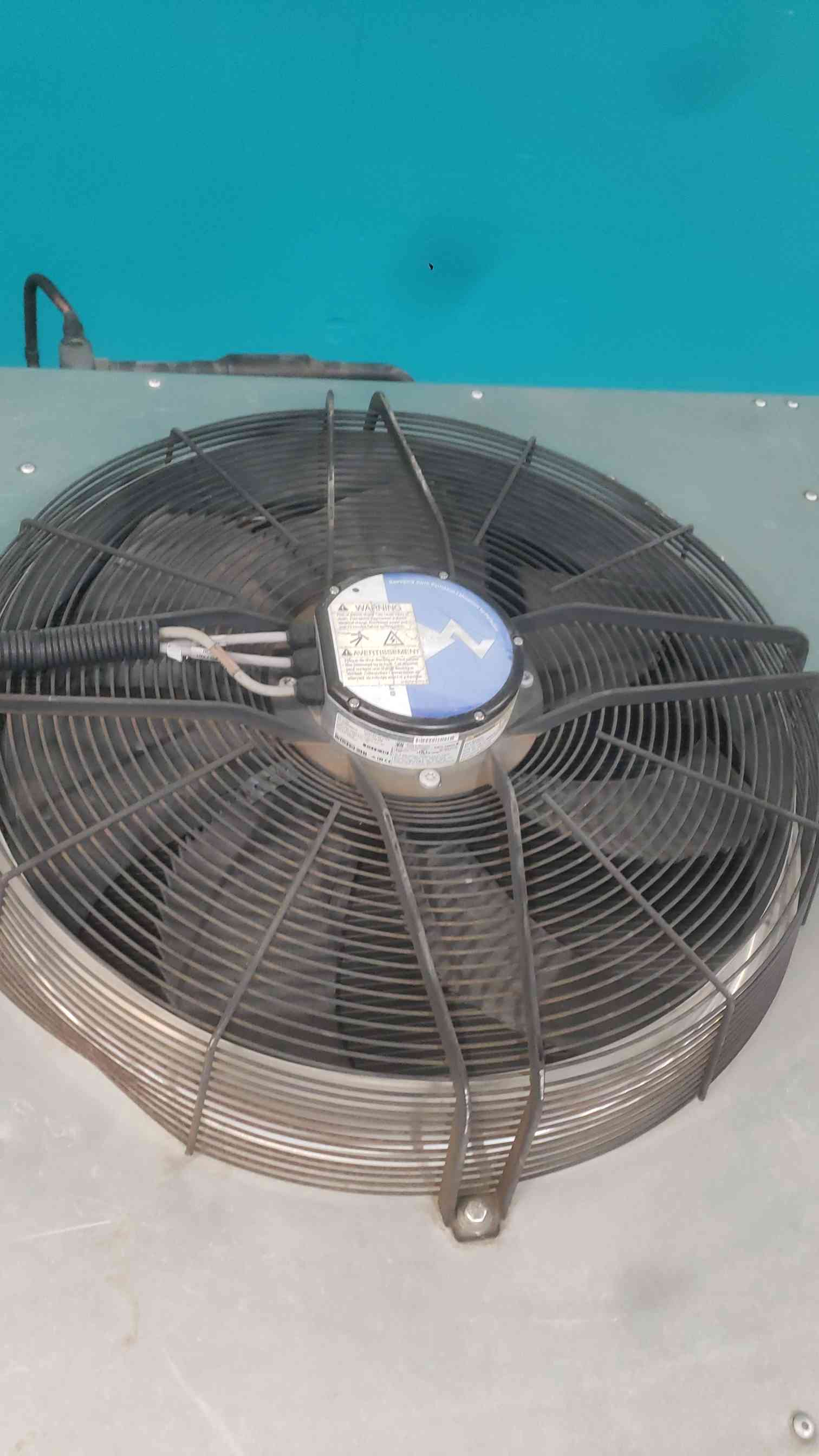 Vertiv Liebert #MCS056E8ADS889, Air Cooled Condenser, 460 Volts, 3 Phase, 2x Ziehl-Abegg EC Fans - Image 4