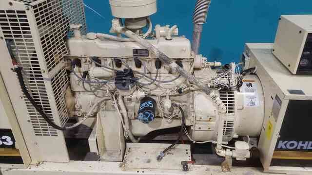 30/33 KW Kohler #33RZ82, natural gas/LP generator set, 120/240 Volts, multi-phase, 99 Amp, 885 hours, tested - Image 6