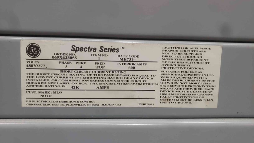 600 Amp, General Electric Spectra Series, Panelboard, 480 Volts, 6 Breakers, UPS/AC Condenser Feed - Image 2