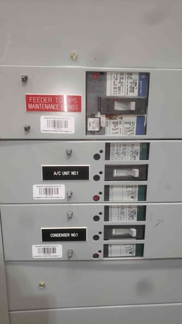 600 Amp, General Electric Spectra Series, Panelboard, 480 Volts, 6 Breakers, UPS/AC Condenser Feed - Image 3