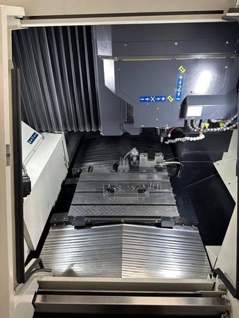 Roku Roku #Andriod-II, high speed vertical machining center, 3-Axis, Fanuc 31i-B5, 17.7" X, 13.8" Y, 7.9" Z - Image 3