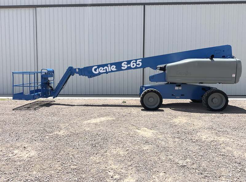 500 lb. Genie #S-65, man lift, 65' lift height, Deutz diesel engine, 4X4 traction, solid tires, 2008 - Image 4