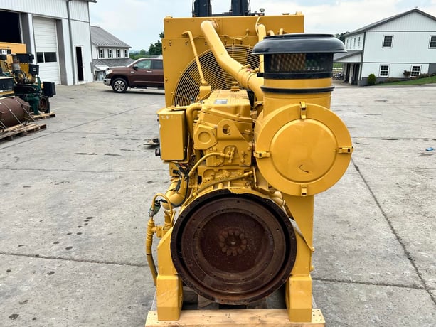 630 HP Caterpillar #C18, Industrial Engine Power Unit w/ Radiator & Controller, 2100 RPM, 3 hours, 2010 - Image 3