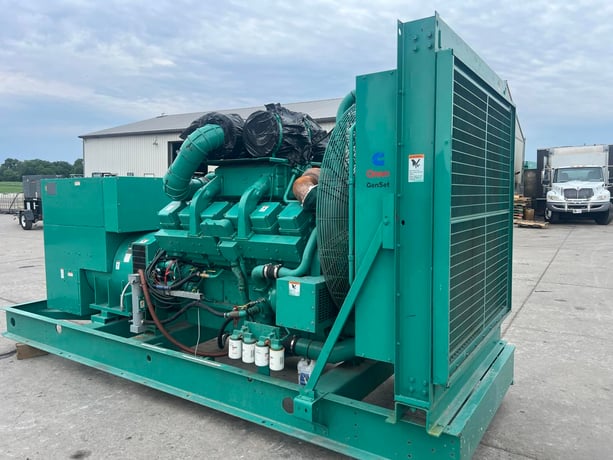 750 KW Cummins/Onan #750DFJA, Diesel Generator Set, 277/480 Volts, 1800 RPM, circuit breaker, 3PH, 1315 - Image 4