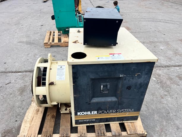 135 KW, 1800 RPM, Kohler #135ROZJ, Generator End, 120/208 Volts, 1PH/3PH, 320 hours, 1998 - Image 6