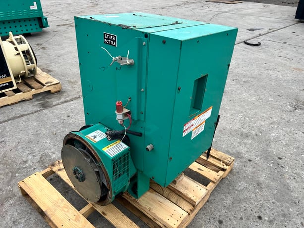 35 KW, 1800 RPM, Cummins/Onan/Newage #35DGBB-5716, Generator End w/ Controller & Breaker, 120/208 Volts, 3PH - Image 2