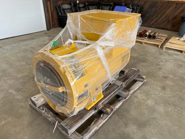 800 KW Caterpillar #LC7224L, Generator End, 480 Volts, 3PH, 2023 - Image 2