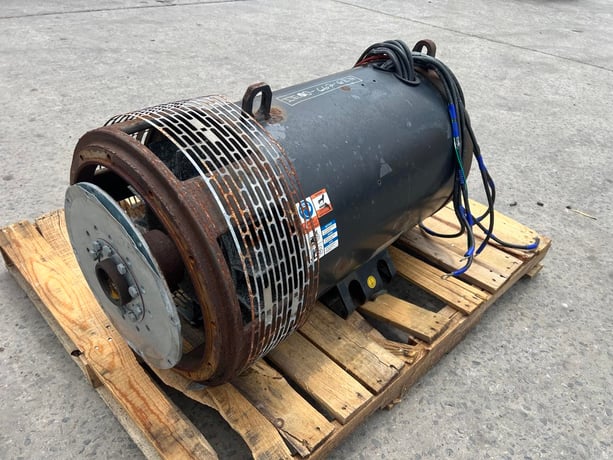 100 KW, 1800 RPM, Meccalte #0001769399, Generator End, 12-wire, 3PH, 8500 hours, 2014 - Image 2