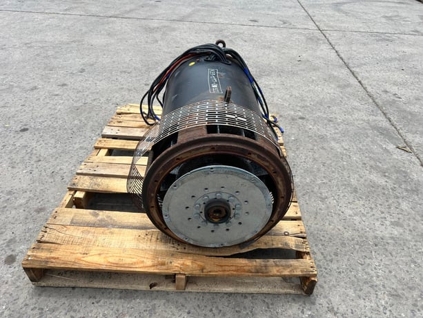 100 KW, 1800 RPM, Meccalte #0001769399, Generator End, 12-wire, 3PH, 8500 hours, 2014 - Image 3