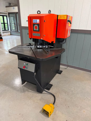 1/4" x 8-5/8" x 8-5/8" Amada #CSH-220, Hydraulic Notching Machine, 3HP (Others Availble) - Image 5