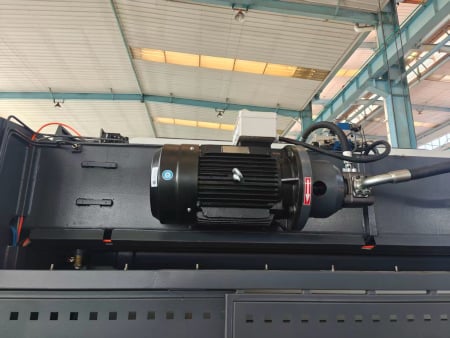 176 Ton, Ficom #WC67K-160/4000, Press Brake, 157" overall, 123" between housing, 13" throat, 7.8" ram, 18.3" - Image 5