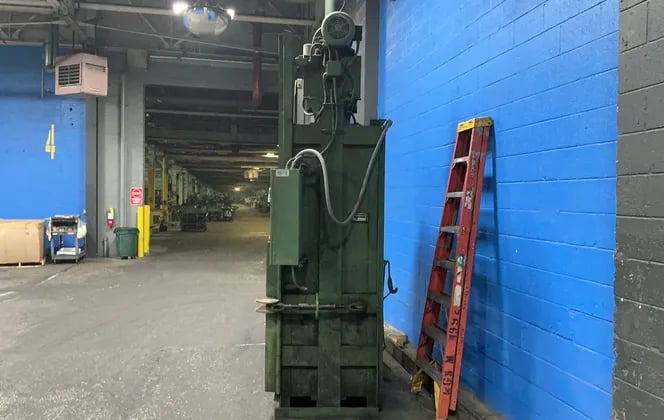 30" x 60" x 44" Selco Products #VT-5, vertical baler, 10 HP, 1725 RPM - Image 5