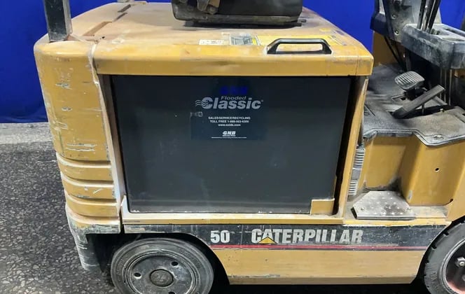 5000 lb. Caterpillar #2E025, electric lift truck, 188" lift, cushion tires, 36 V. - Image 1