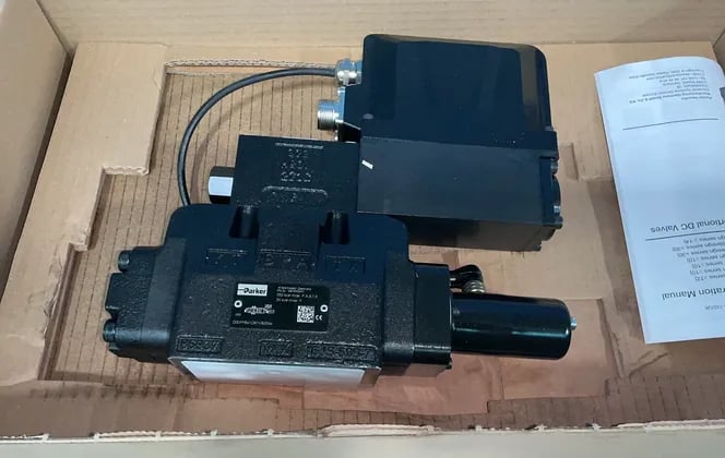 Parker #D31FPB61DB1VB00, hydraulic valve (2 available) - Image 1